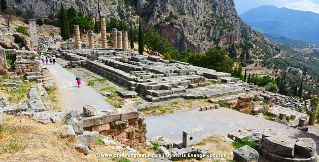 Travel Guide of Greece. Delphi - Greece
