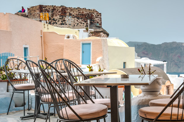 Santorini Restaurant - Kastro oia houses