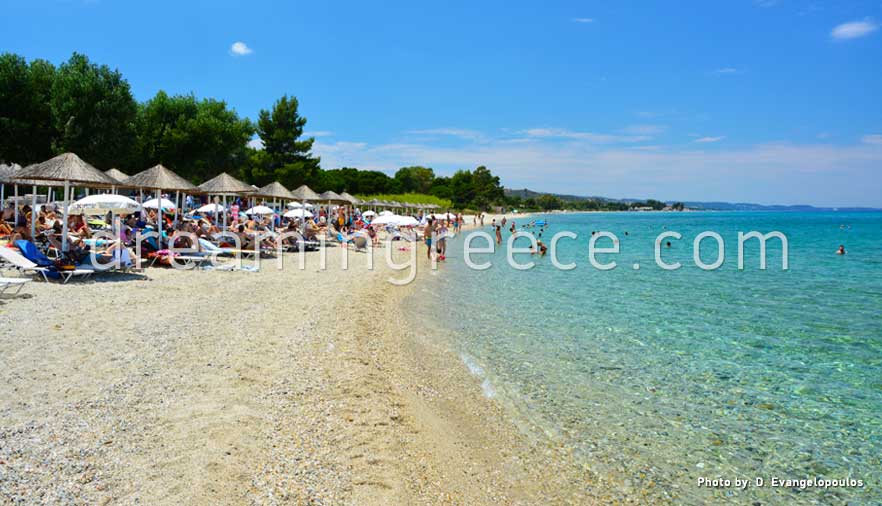 Παραλία Γλαρόκαβος στην Κασσάνδρα Χαλκιδικής. Διακοπές στην Ελλάδα.
