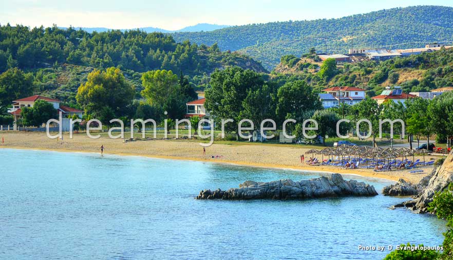 Παραλία Αρετές στη Σιθωνία Χαλκιδικής. Διακοπές στη Χαλκιδική.
